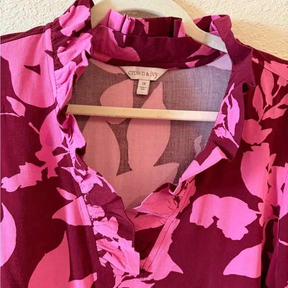 crown & ivy Magenta and Pink Floral Ruffle V-Neck Blouse - Picture 2 of 4